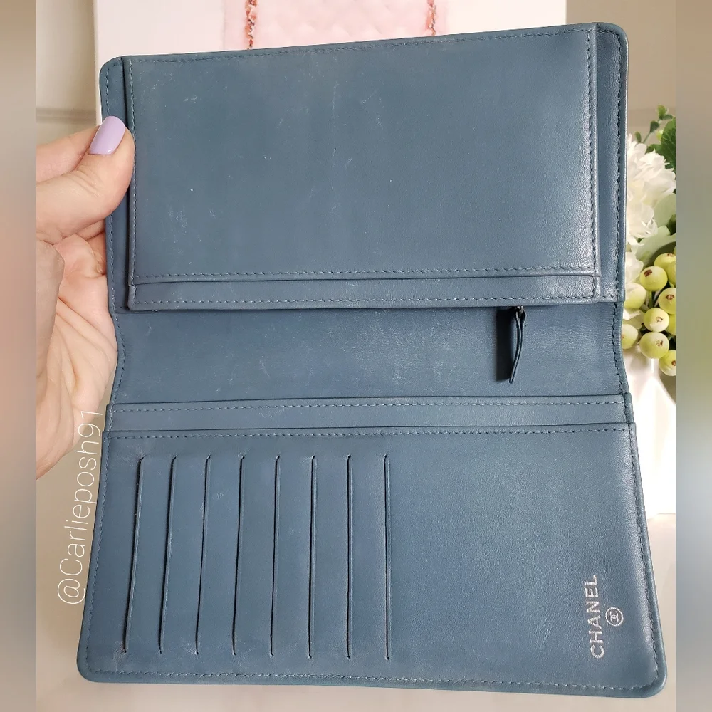 **SOLD** Authentic Pre-owned Chanel Caviar Timeless Bi-Fold Wallet - Picture 7 of 15